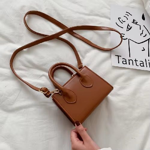 Femme petit sac carré nouveau populaire rétro Mini sacs à main littéraire foules épaule messager fem