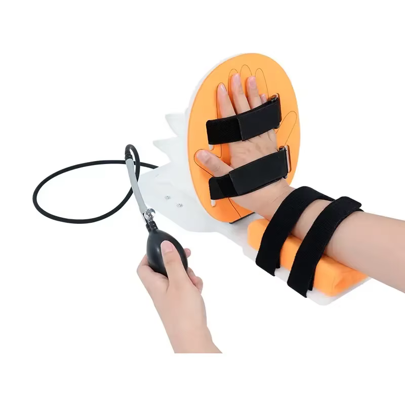 Dispositif électrique de rééducation des articulations de la main, entraîneur fonctionnel pour les P