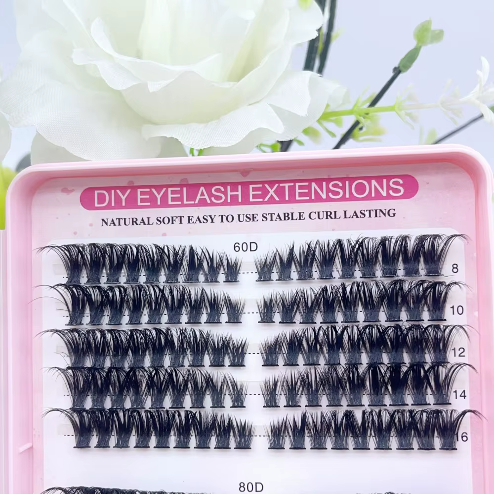 Une boîte de grappes de cils, 30 rangées d'extensions de faux cils, 30 + 40 + 50 + 60 + 80 + 100D ci