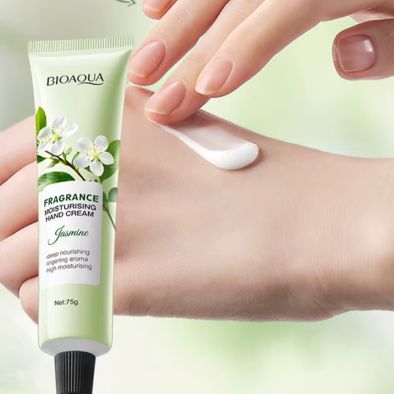 Crème hydratante pour les mains au jasmin, une touche douce qui dégage un parfum floral, nourrit et