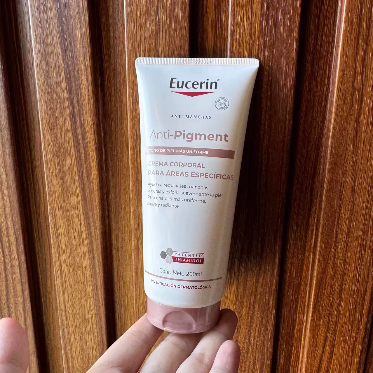 Lotion corporelle apaisante, nourrissante, hydratante et émolliente pour peaux sèches au quotidien