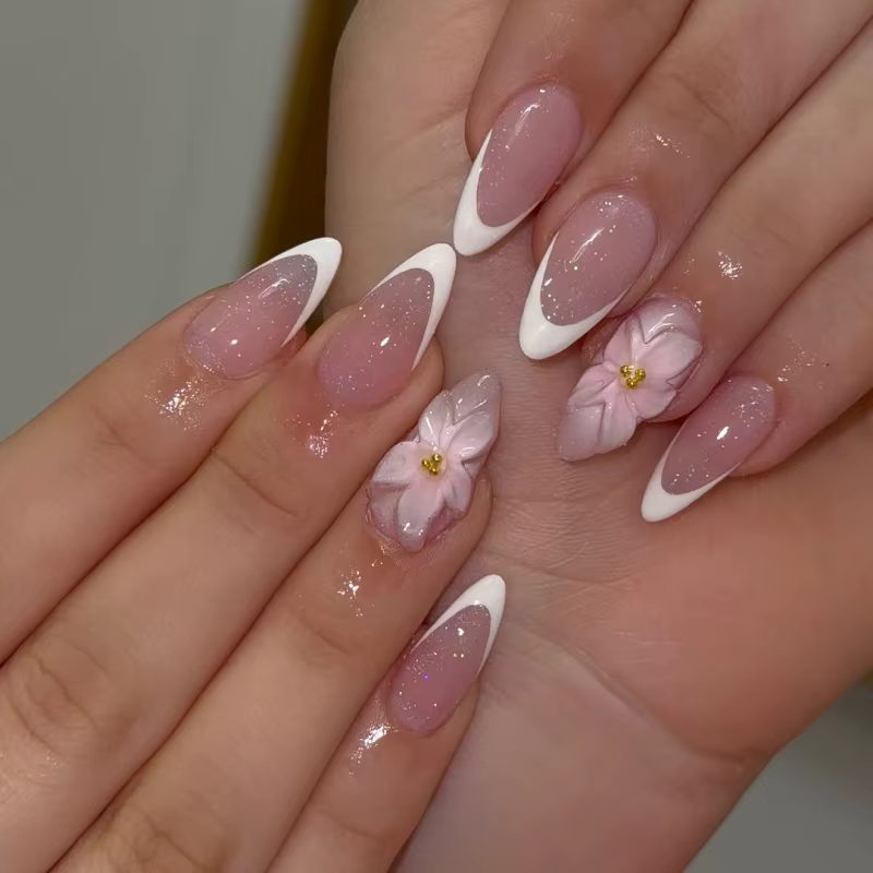 24 faux ongles roses en amande à presser, couvrance totale, motif floral sculpté, ondulations 3D, st