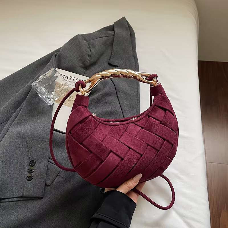 Sac Demi-Lune Rouge Vin, Pochette Tendance pour Femme, Nouveau Sac à Main Tressé de Créateur 2026, P