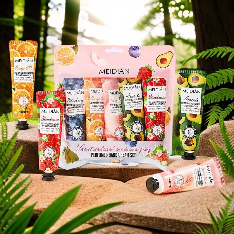Coffret de cinq crèmes pour les mains parfumées aux fruits, hydratantes et à parfum longue durée. Cr