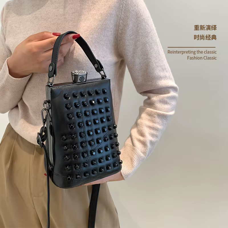 Sac à main en cuir souple pour femme, sac à bandoulière, pochette pour téléphone portable, petit sac à main, style punk, luxe, designer lancé, QueRivet, filles