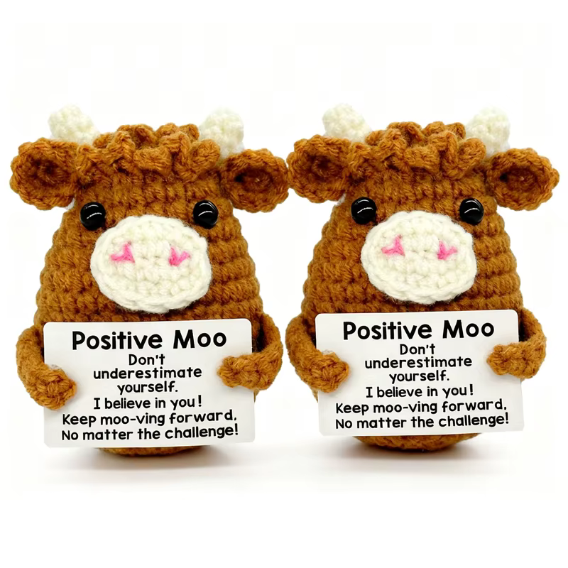 Cadeaux pour Lui, Elle, Petit Ami, Petite Amie : Décorations de Bureau Émotionnelles en Crochet Fait Main, Vache Mignonne Positive, pour Anniversaire et Noël
