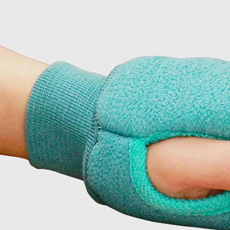Gants exfoliants pour peaux mortes