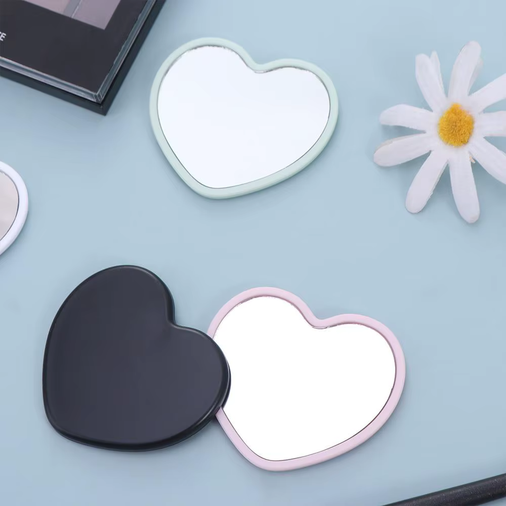 Miroir moderne simple face en forme de cœur, petit miroir à main haute définition, miroir de maquillage de beauté pour filles