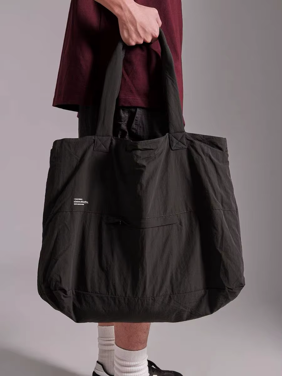 Sac fourre-tout en nylon résistant aux éclaboussures pour femme, sac à main initié, sac de bureau simple, tout match, nouvelle mode, 2024