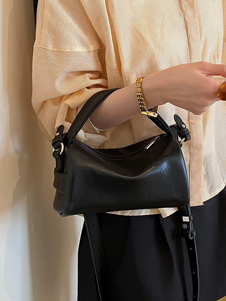 Sac à main classique noir en cuir souple pour femme, sac bandoulière polyvalent décontracté, sac à l'épaule élégant pour le quotidien