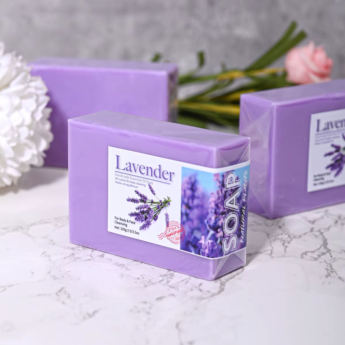 Savon aux huiles essentielles de lavande biologique naturel