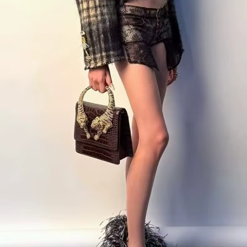 Sacs à main chics pour femmes en cuir véritable, de marque de luxe avec éléments décoratifs, accessoire intemporel et polyvalent