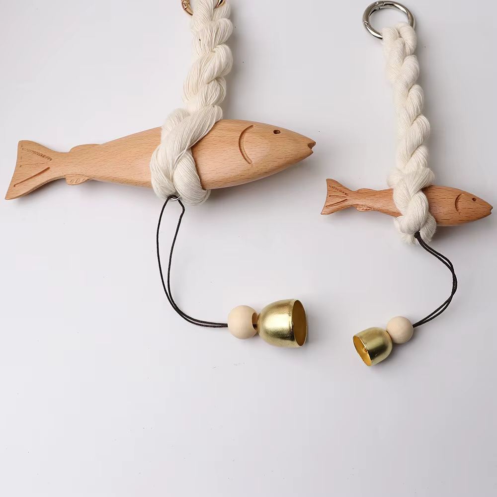 Sculpture de poisson en bois sur le thème de la plage Marine, sculptée à la main avec cloche, décor mural suspendu, rustique, fabriqué à la main