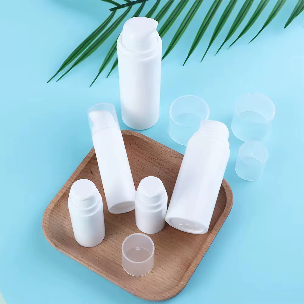 Bouteille à pompe à vide en plastique blanc