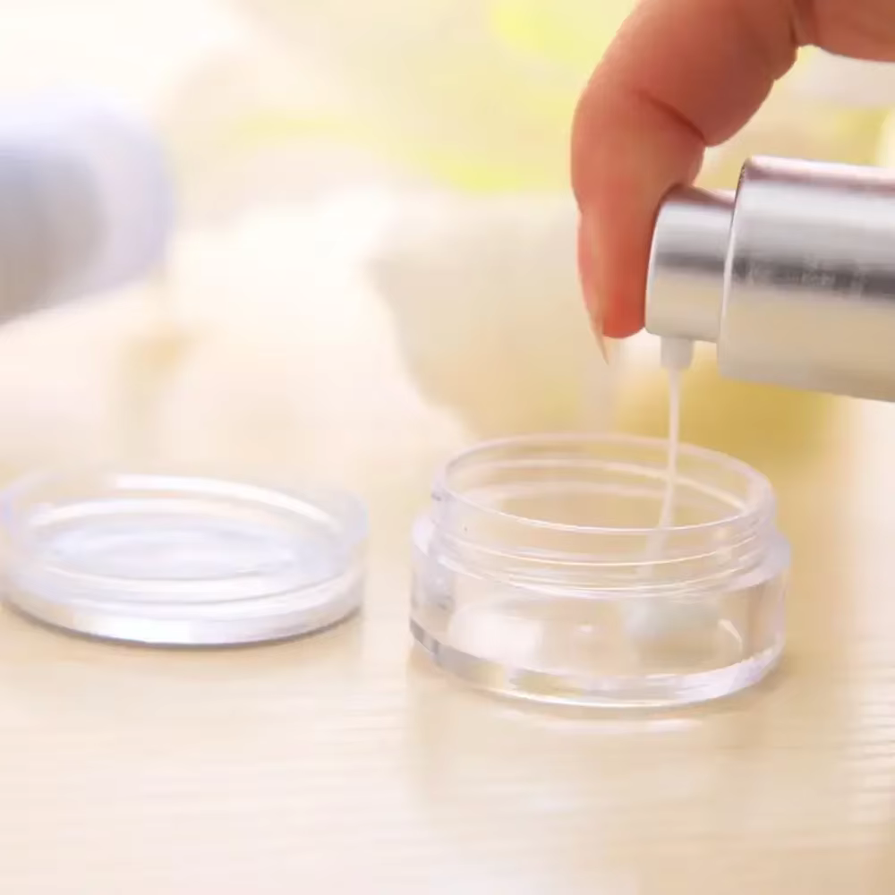 Pot de crème transparente pour échantillons