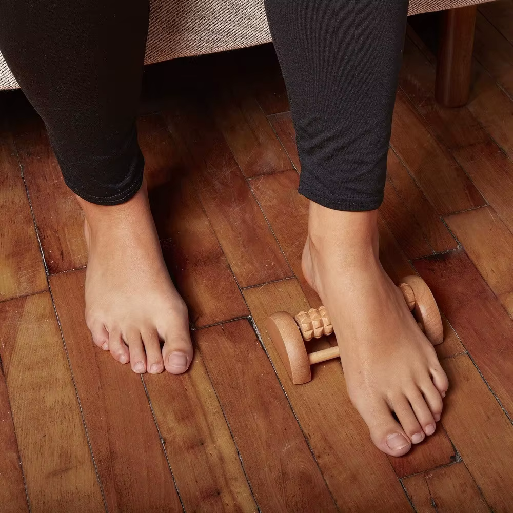 Rouleau de réflexologie en bois naturel conçu pour améliorer la relaxation