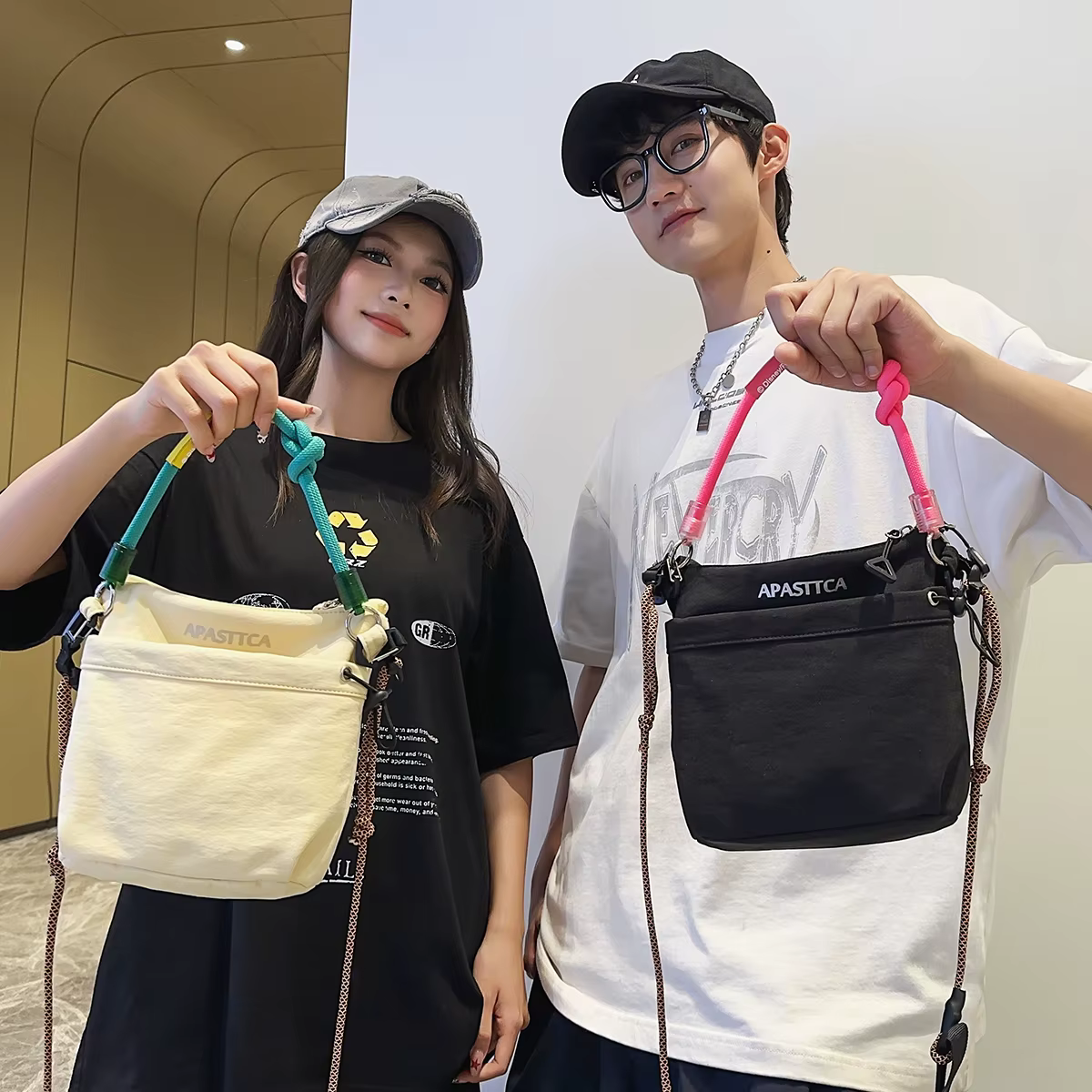 Sac à bandoulière pour hommes et femmes 2025 nouveau style japonais petit sac à bandoulière décontracté polyvalent petit sac à bandoulière léger sac pour téléphone portable étudiants de randonnée et d