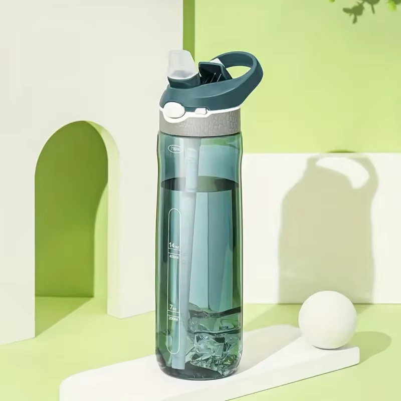 Bouteille d'eau de sport sans BPA et sans danger pour le camping, hydratation en déplacement avec paille questionStraw, parfaite pour la randonnée, 750ml