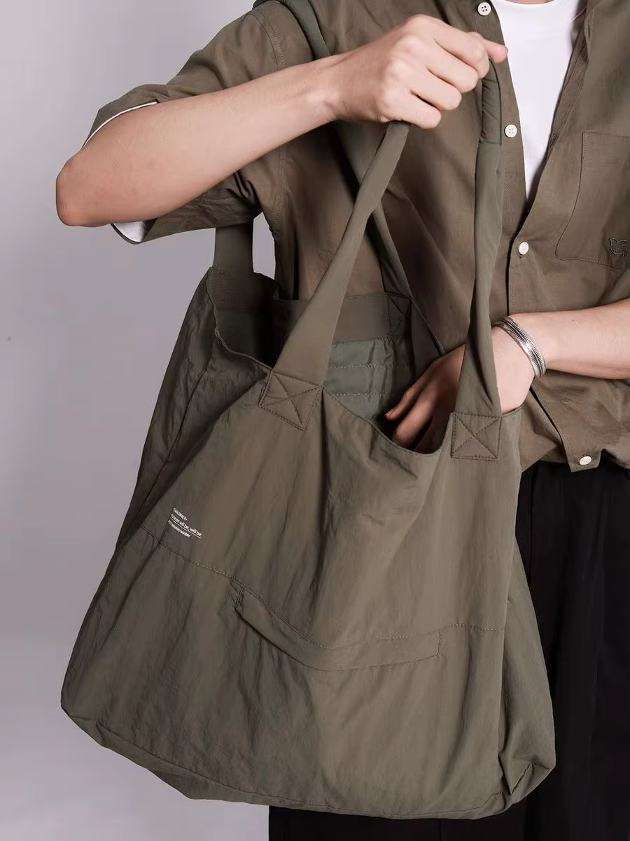 Sac fourre-tout en nylon résistant aux éclaboussures pour femme, sac à main initié, sac de bureau simple, tout match, nouvelle mode, 2024