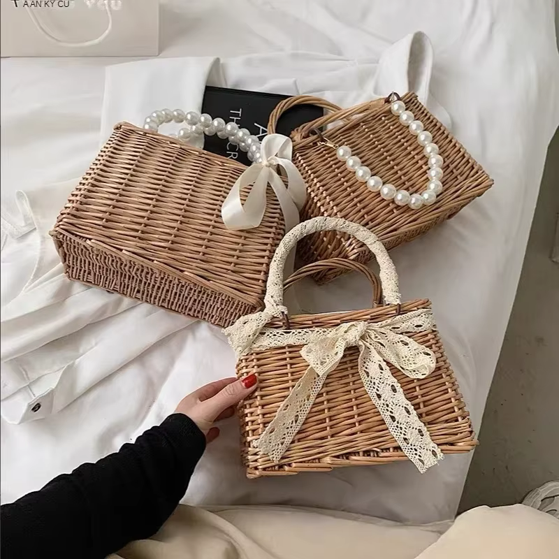 Sacs en paille pour femmes, sacs à main carrés, sacs à bandoulière en rotin d'été, sacs fourre-tout petits tricotés à la main, nouvelle mode femme 2025