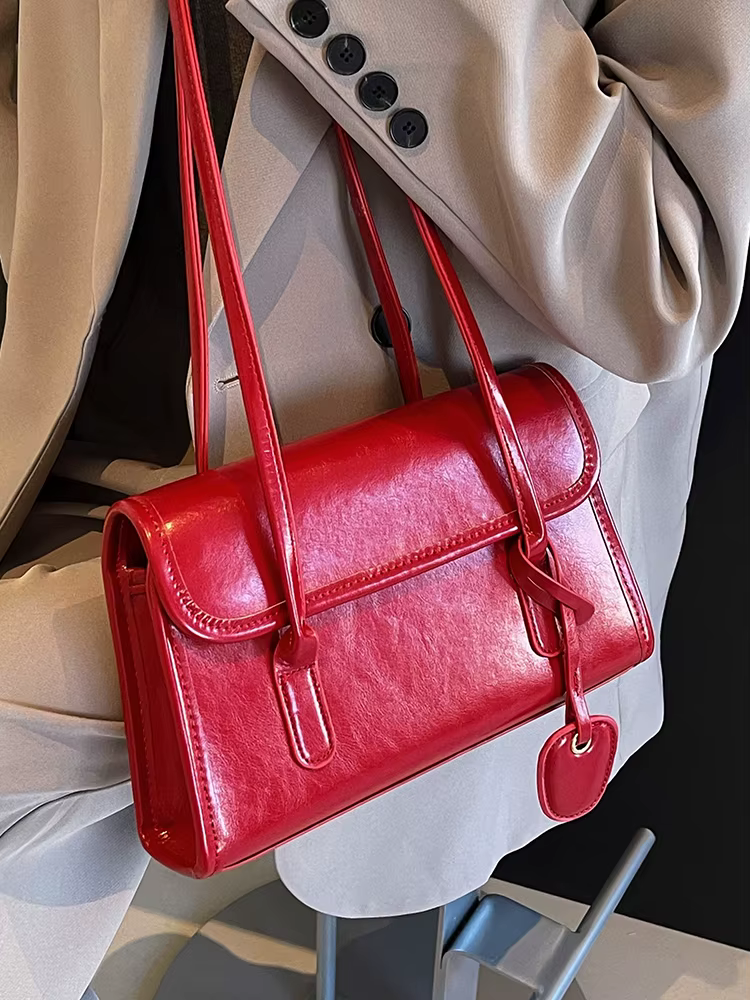 Sac à main monochrome texturé pour femme, sac à main femme sous les bras, sac à main carillon, mode polyvalente, initié, rouge, automne, hiver