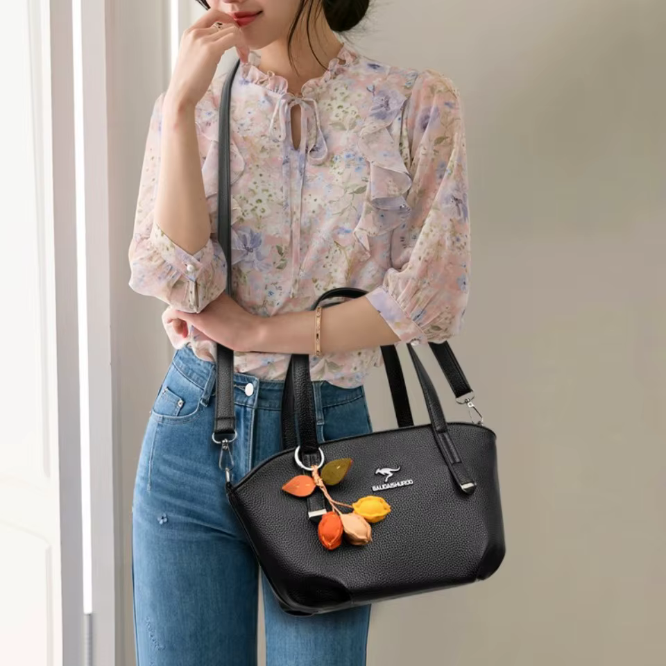 Sacs à main de luxe pour femmes, nouveau sac fourre-tout en cuir souple de grande capacité, élégant sac à bandoulière avec pendentif floral