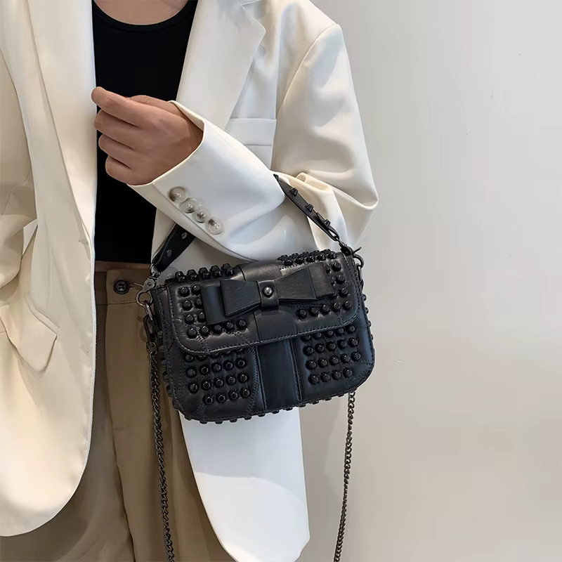 Sac à main en cuir souple pour femme, sac à bandoulière, pochette pour téléphone portable, petit sac à main, style punk, luxe, designer lancé, QueRivet, filles