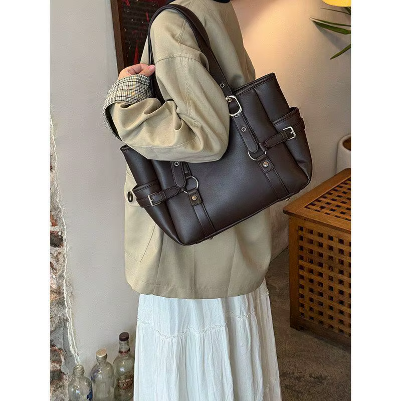 Sac à bandoulière utilitaire grande capacité pour femmes avec sangle réglable et poches latérales, sac à main rétro en cuir PU pour les voyages