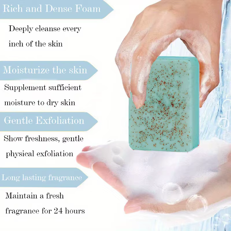 Le savon exfoliant aux algues est riche en vitamine E. Il contient de l'huile d'olive