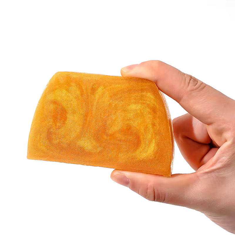 Savon huiles essentielles dorées fait à la main