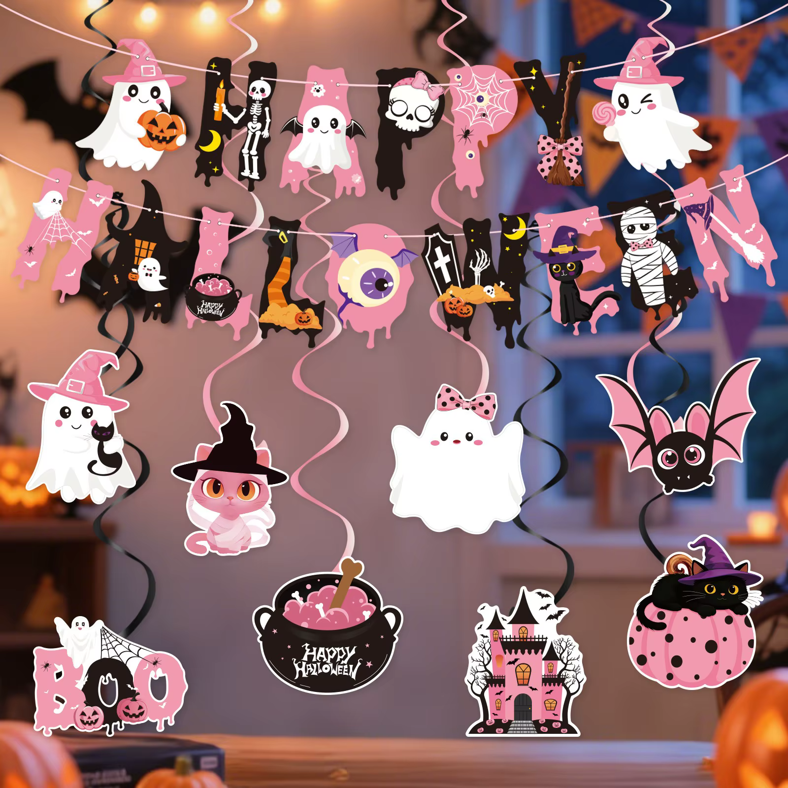 Joyeux Halloween : Décoration de maison sur le thème rose d'Halloween, arrangement de pendentifs spirale fantôme et sorcière, décoration d'Halloween et de Noël