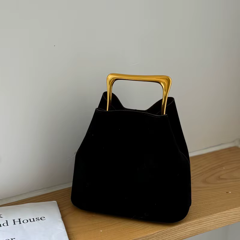 Sac à main de luxe pour femme en velours, élégant, pour mariage et soirée, pochette à bandoulière, sac à main à poignée métallique tendance, nouvelle collection printemps-été
