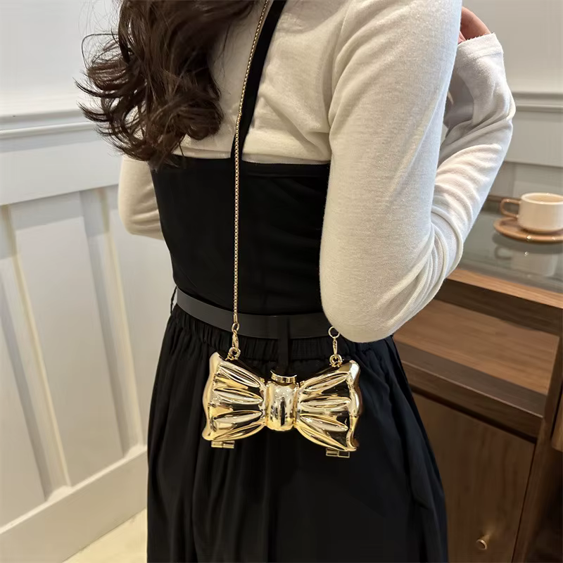 Mini sac à main en métal de mode de luxe avec fermoir à nœud Design de nœud acrylique ludique avec sac à bandoulière à chaîne scintillante de Style européen