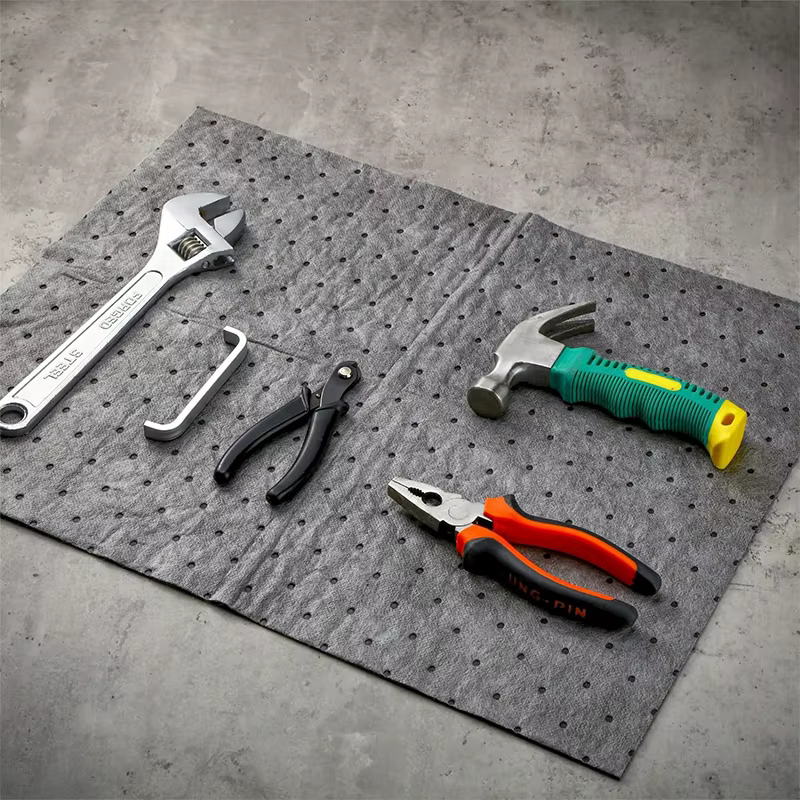 Tampons absorbant l'huile, tapis absorbant les déversements, tampons anti-déversement d'huile pour fluides à base d'huile et à base d'eau, tampons liquides pour maison Garage 25x33cm