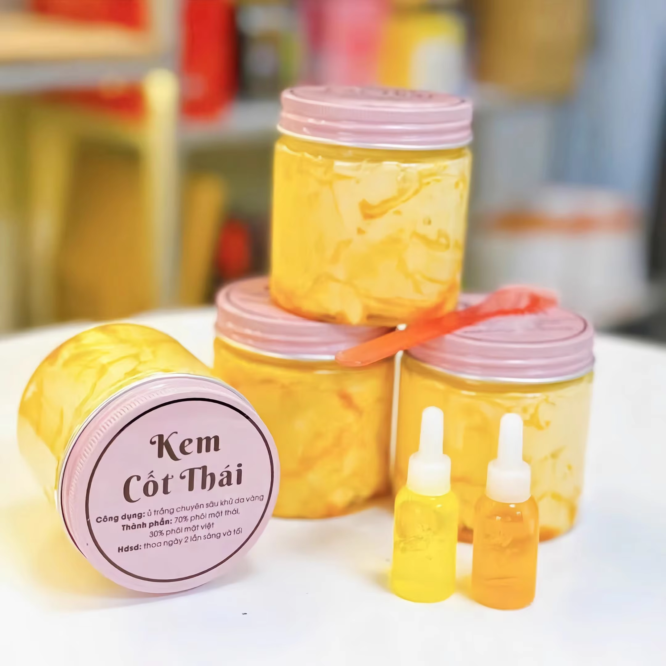 Kem Body Ct Thai RD Kurzu Vàng Np Hng 200gram Trng Mn da