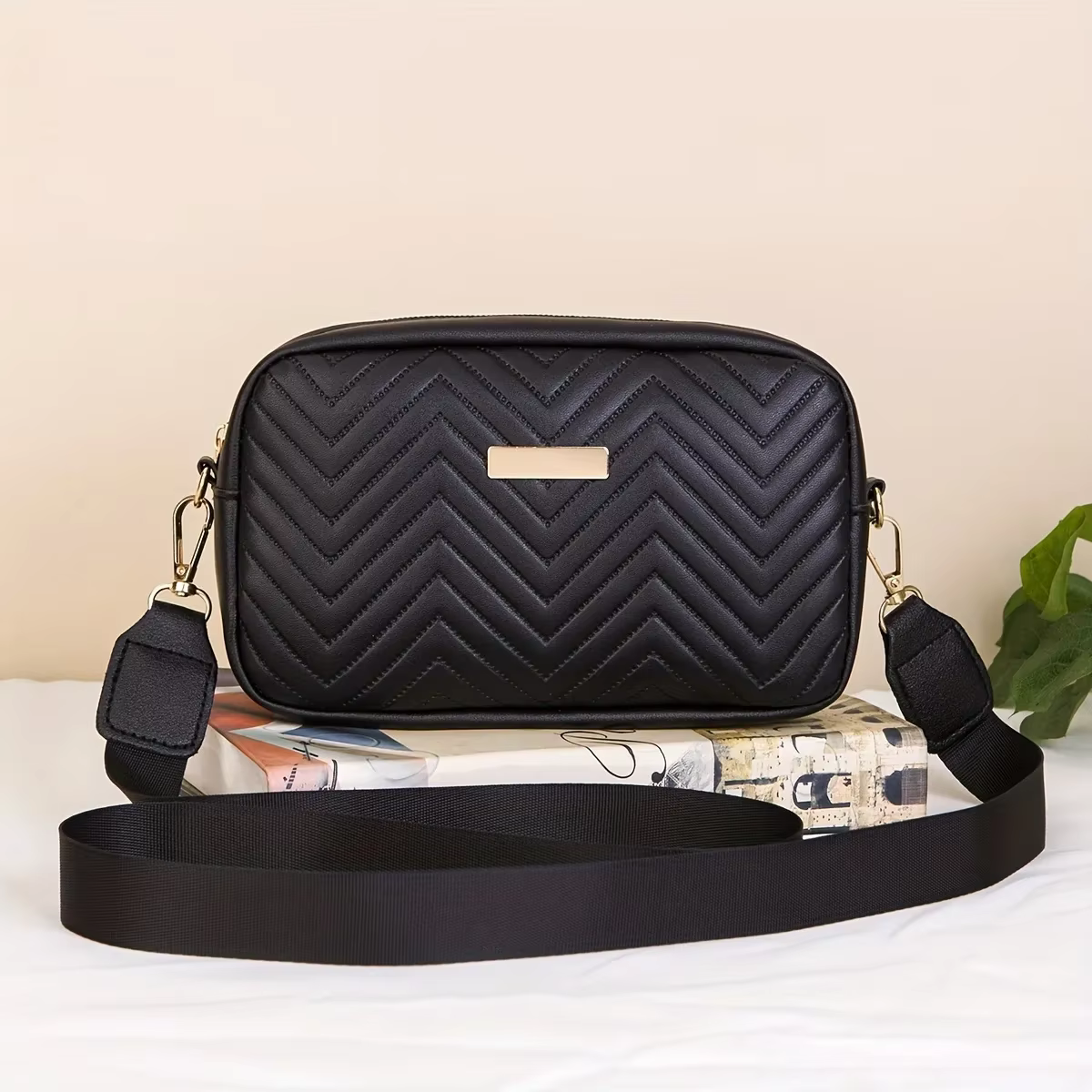 Mini portefeuille à bandoulière matelassé à la mode minimaliste, sac à bandoulière tendance en PU, sac à main décontracté pour femmes et portefeuille pour téléphone portable