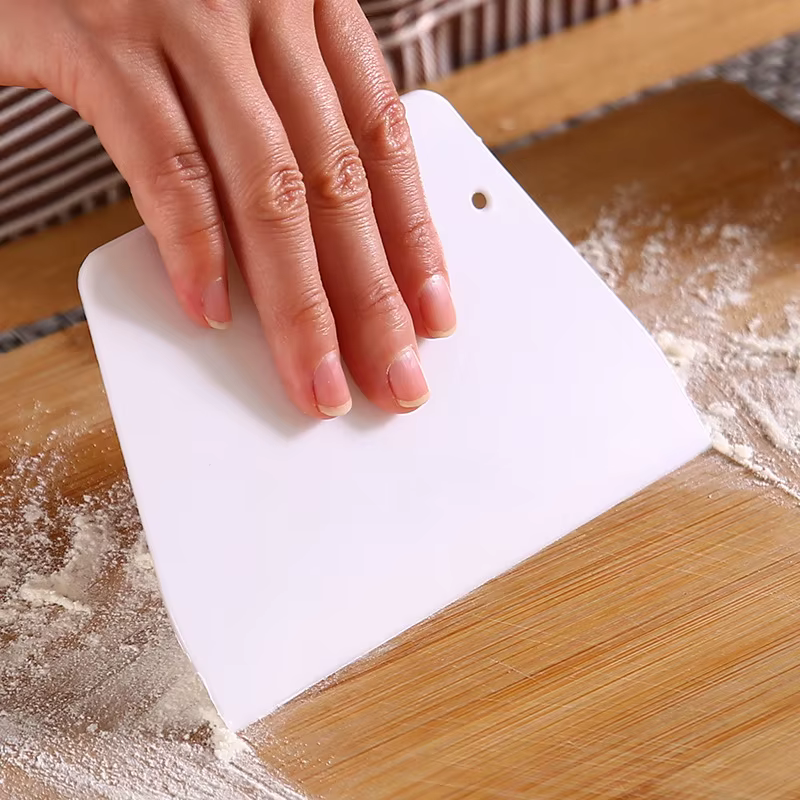 Spatule à crème incurvée utile pour bricolage