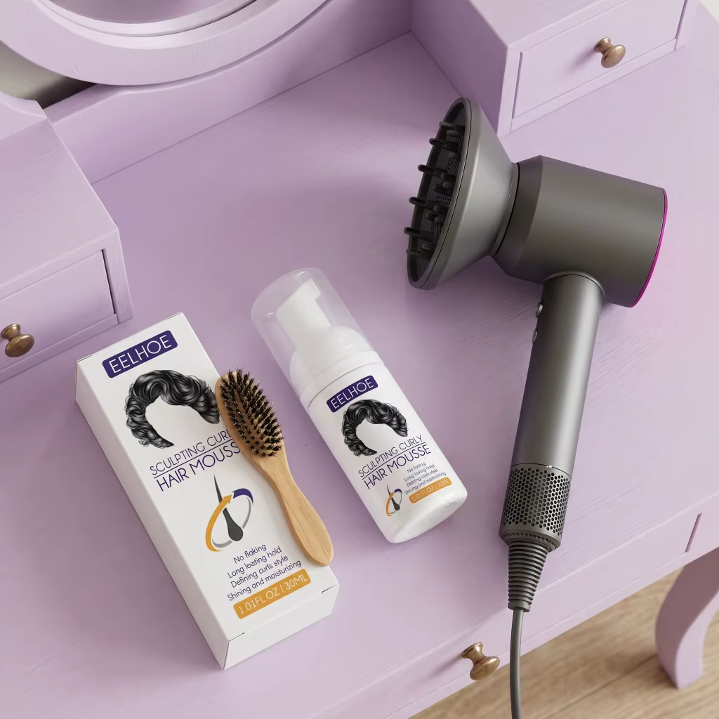 Mousse coiffante pour cheveux bouclés