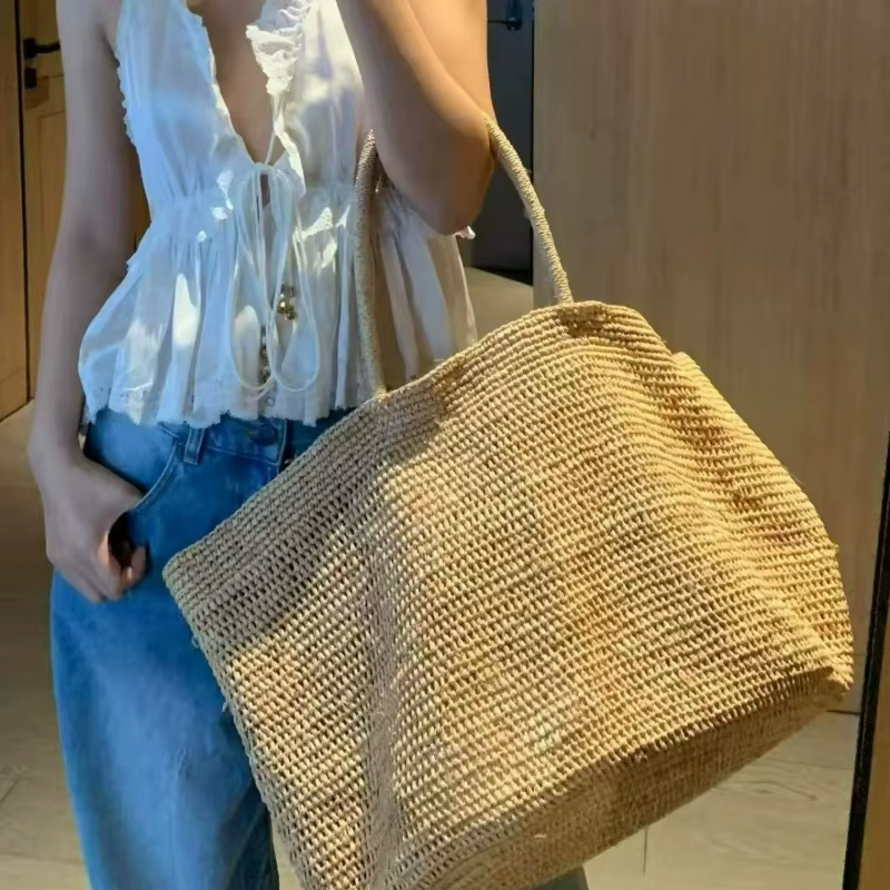 Sac à main en rotin fait main, nouveau style, sac bandoulière polyvalent grande capacité pour femme, style décontracté et professionnel, à porter sous le bras