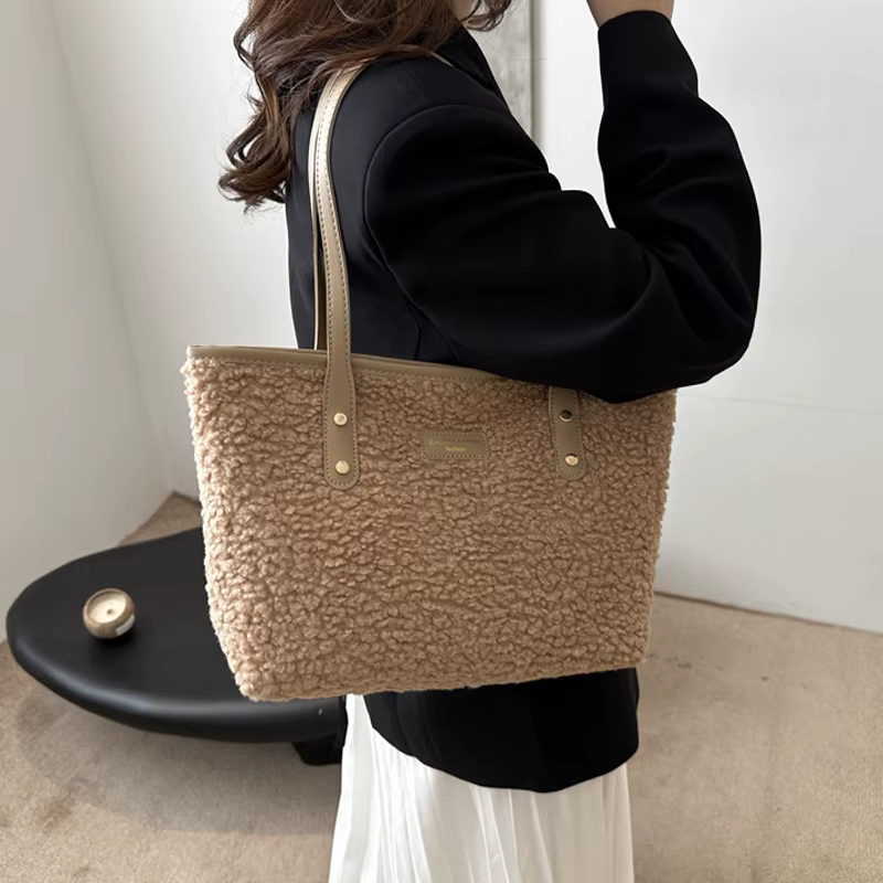 Sac à main souple grande capacité automne hiver sac à bandoulière femmes laine d'agneau sac fourre-tout fermeture à glissière décontracté Shopping voyage fourre-tout