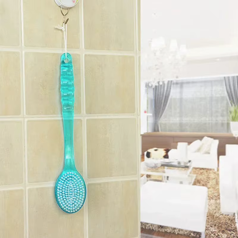 Brosse de bain à long manche