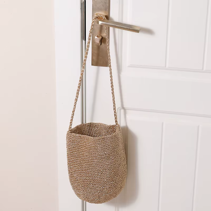 Sac seau décontracté grande capacité tressé à la main, couleur unie, design en paille avec liseré métallique, sac à bandoulière bohème fait main pour la plage