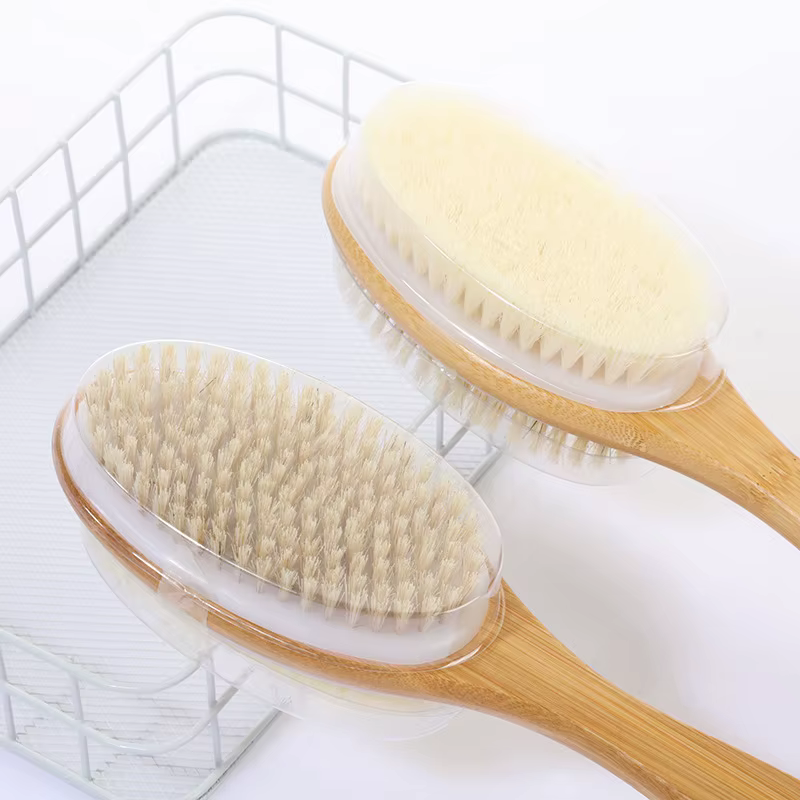Brosse de douche à poils doux et durs