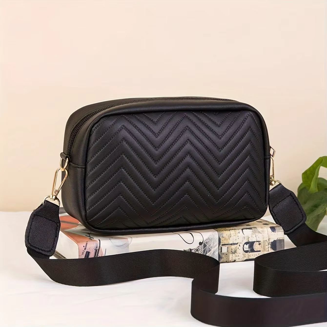 Mini portefeuille à bandoulière matelassé à la mode minimaliste, sac à bandoulière tendance en PU, sac à main décontracté pour femmes et portefeuille pour téléphone portable