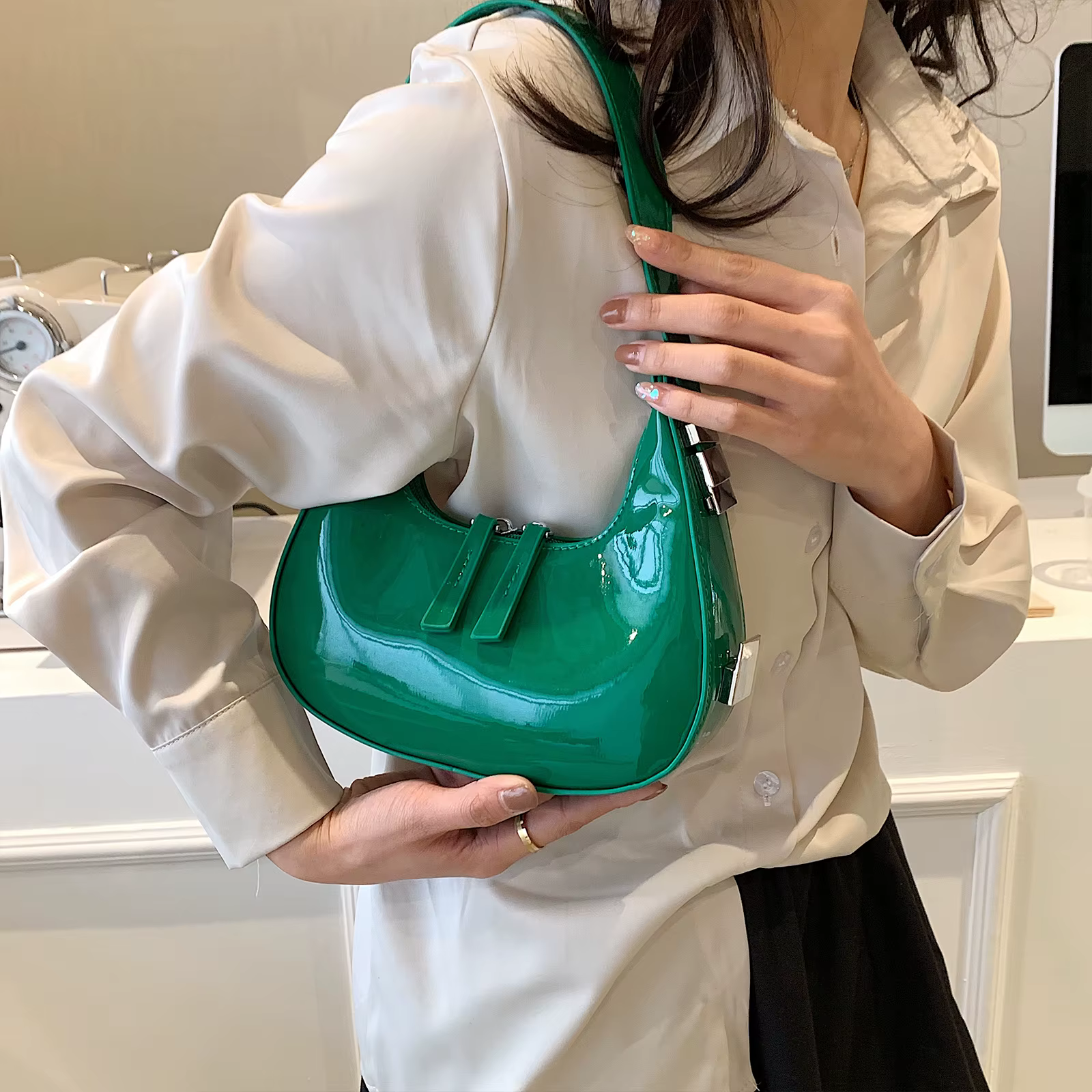 Sac à main demi-lune vintage en cuir PU pour femmes et filles, petit sac initié, sac à main hobo, sacs à main sous les ati elles pour dames, fourre-tout de luxe rétro rouge