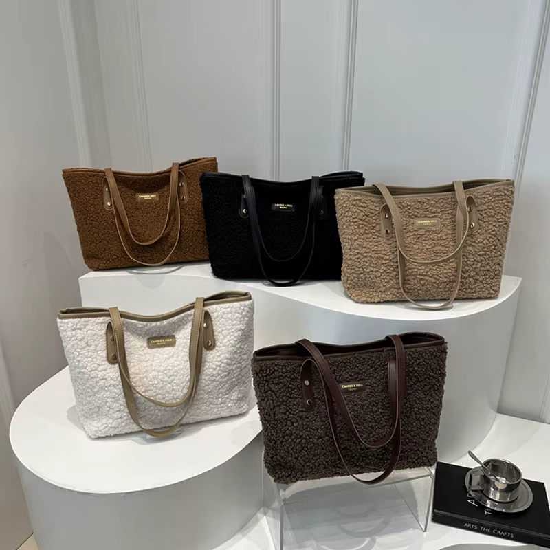 Sac à main souple grande capacité automne hiver sac à bandoulière femmes laine d'agneau sac fourre-tout fermeture à glissière décontracté Shopping voyage fourre-tout
