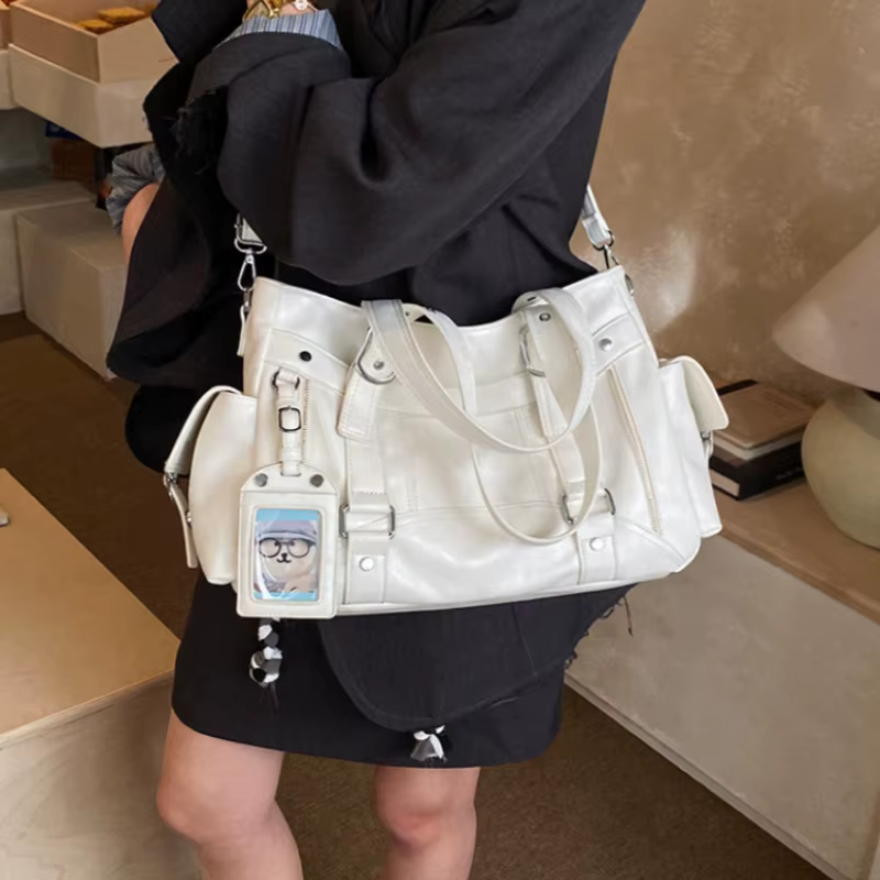Sac fourre-tout grande capacité, style tendance doux et cool, nouvelle mode 2026, sac à main polyvalent, sac à bandoulière simple pour les trajets quotidiens
