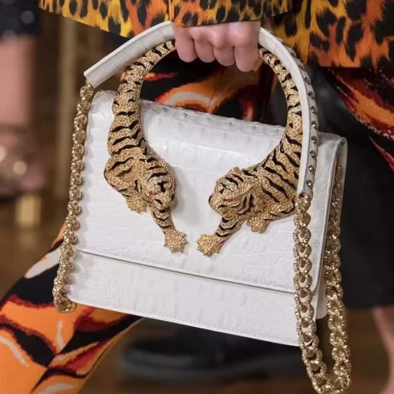Sacs à main chics pour femmes en cuir véritable, de marque de luxe avec éléments décoratifs, accessoire intemporel et polyvalent