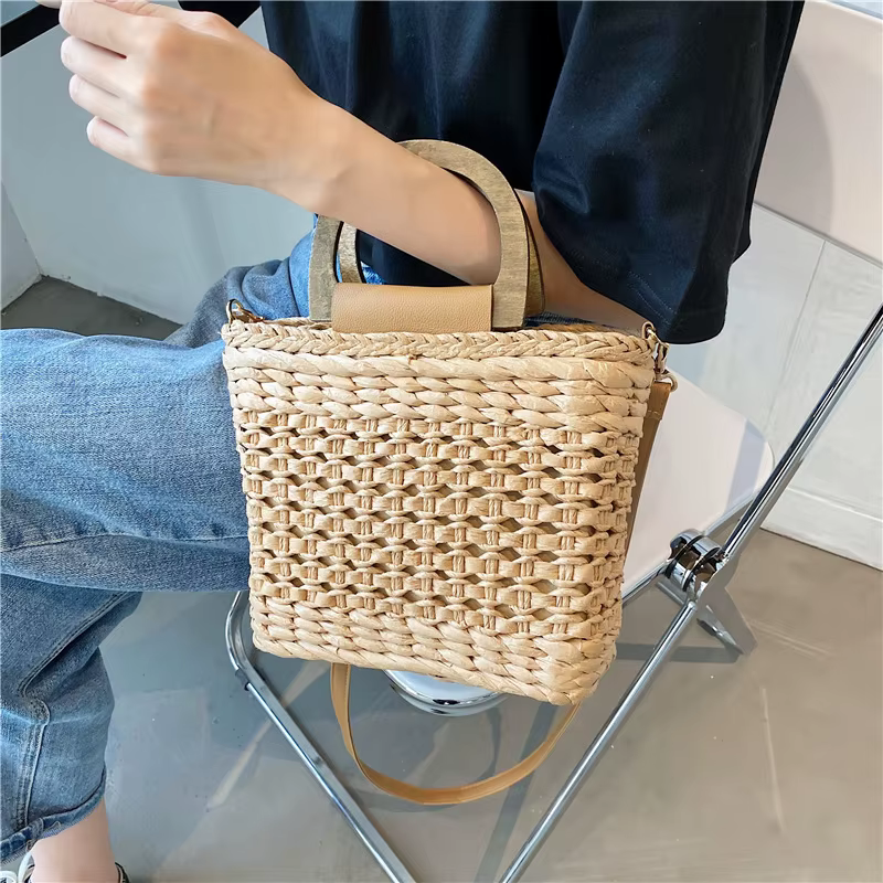 Sac à main en rotin tissé pour femmes, panier en paille, poignée en bois initiée, sacs à bandoulière décontractés de styliste, sac de voyage d'été, sacs de plage féminins