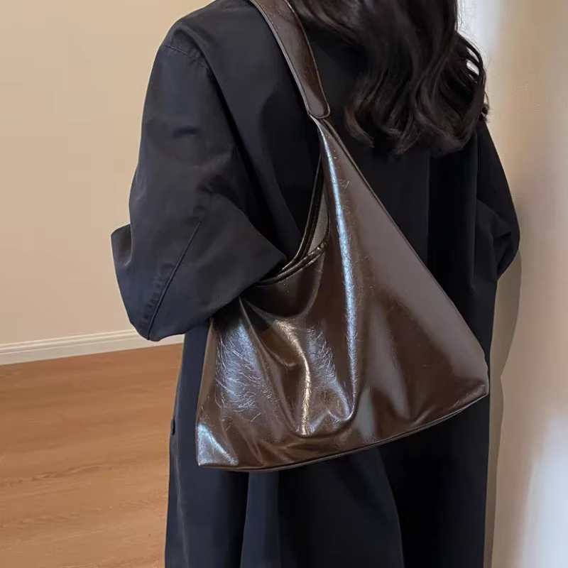 Sac rouge de grande capacité pour femmes, fourre-tout à Texture rétro, fourre-tout à bandoulière unique, mode polyvalente décontractée pour dames, nouvelle collection 2026